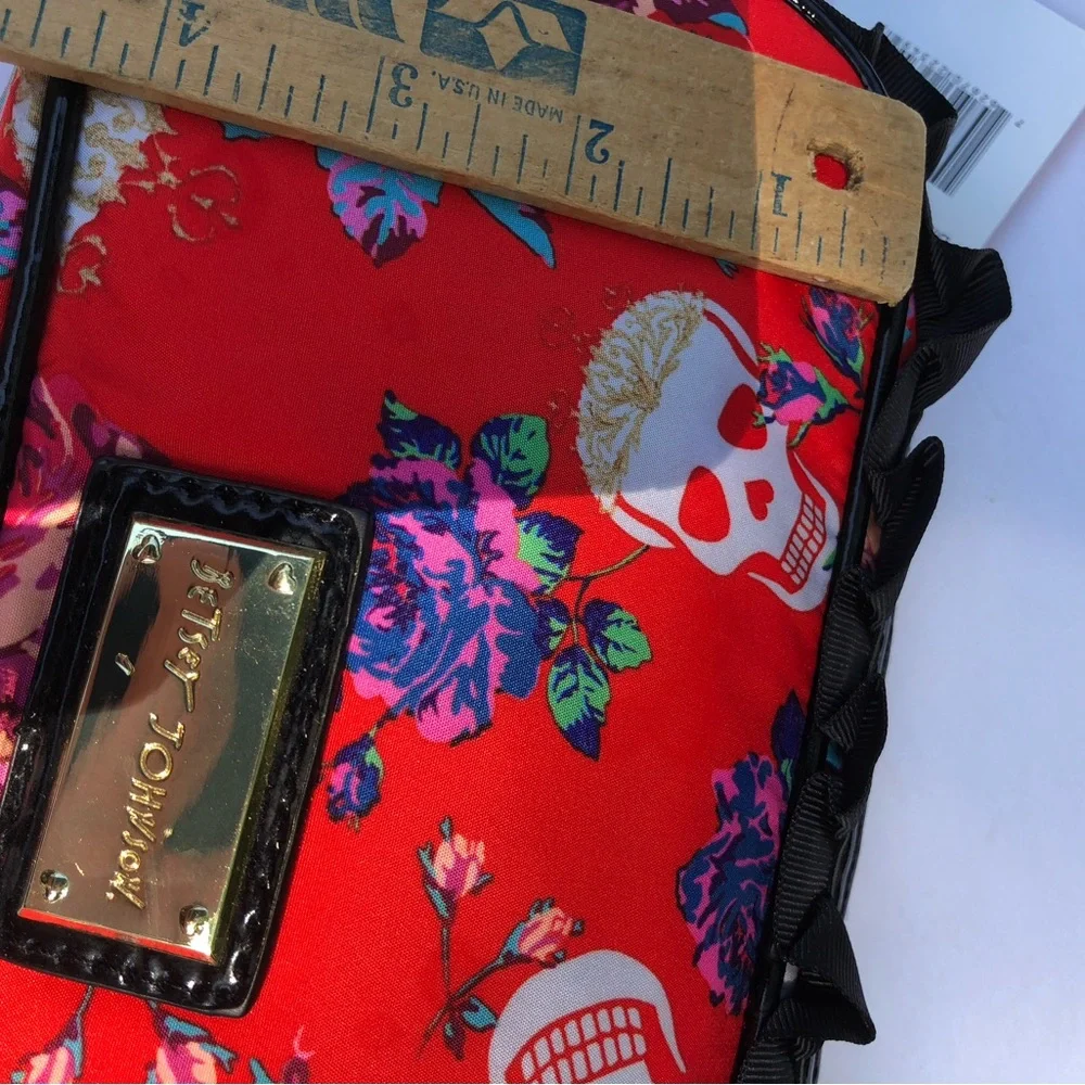 Betsey Johnson Ruffle Red Skull Highness Roses Makeup Cosmetic Bag & Wipes